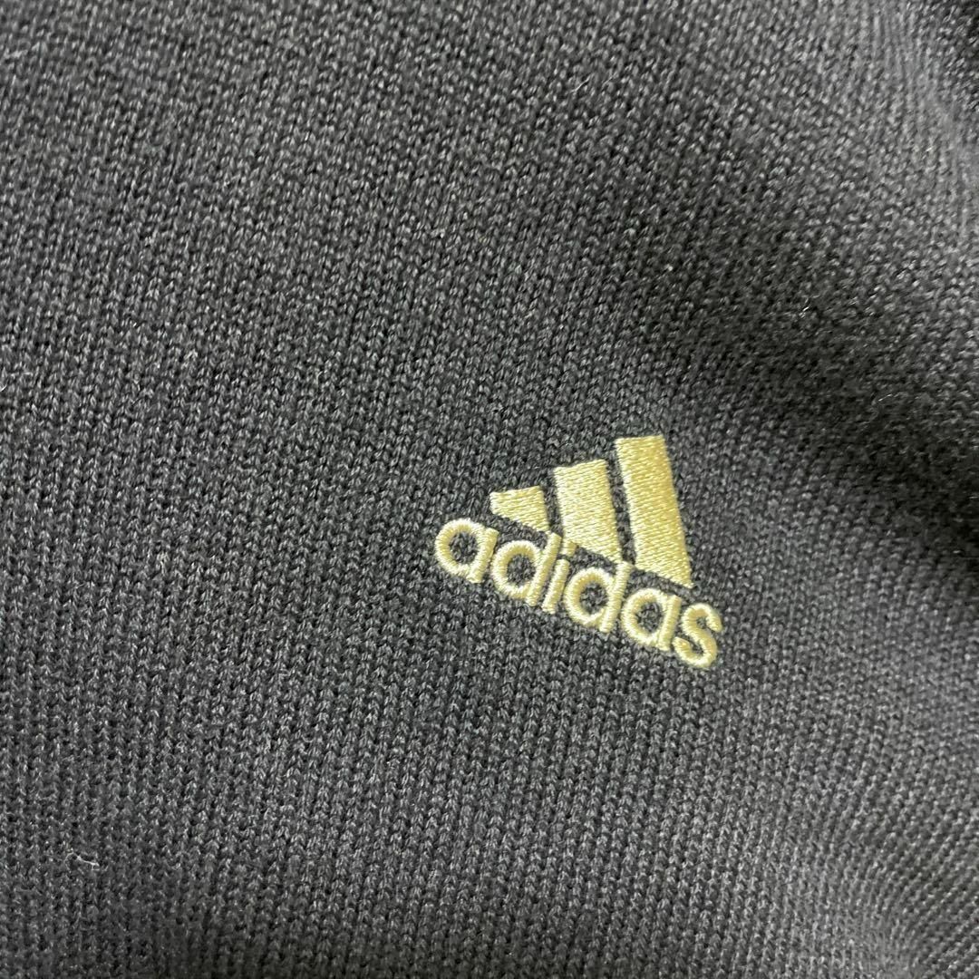 adidas(アディダス)のadidas golf Vネックセーター ロゴ 刺繍 ワンポイント 金ライン メンズのトップス(ニット/セーター)の商品写真