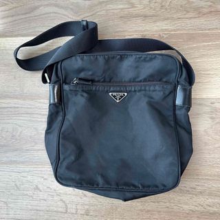 プラダ(PRADA)の美品 プラダ ショルダーバッグ ナイロン 黒 ブラック レディース メンズ(ショルダーバッグ)