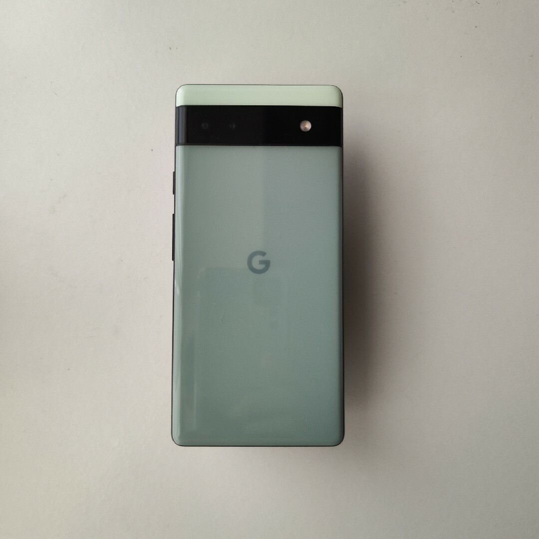 Google Pixel(グーグルピクセル)のGoogle Pixel 6a 128GB Sage ケース付 スマホ/家電/カメラのスマートフォン/携帯電話(スマートフォン本体)の商品写真