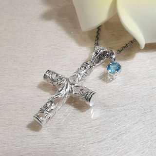ハワイアンジュエリー 天然石 スイスブルートパーズ 透かし彫り クロス