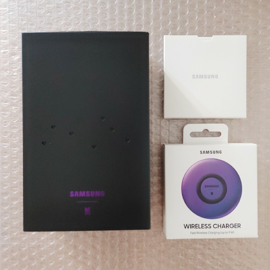 SAMSUNG(サムスン)の未使用 Galaxy Buds BTS Edition ワイヤレスイヤホン スマホ/家電/カメラのオーディオ機器(ヘッドフォン/イヤフォン)の商品写真