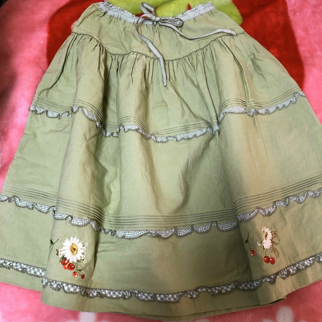PINK HOUSE(ピンクハウス)の雛菊とさくらんぼ刺繍入りデニムスカート レディースのスカート(ロングスカート)の商品写真