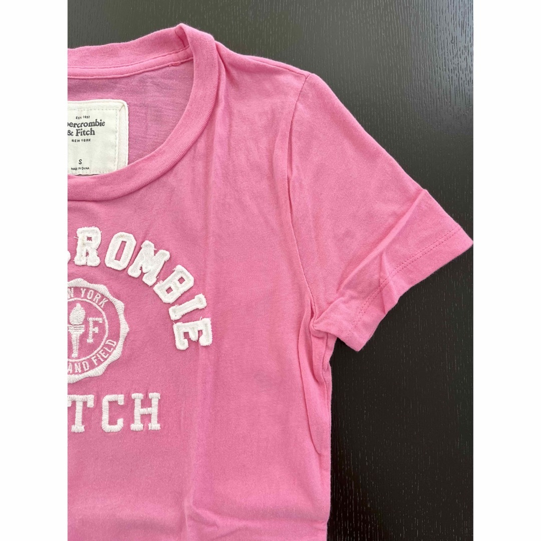 Abercrombie&Fitch(アバクロンビーアンドフィッチ)のAbercrombie&Fitch アバクロ レディースTシャツ 半袖Sサイズ レディースのトップス(Tシャツ(半袖/袖なし))の商品写真