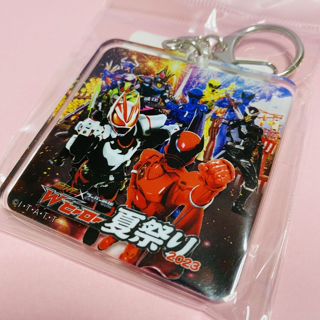 仮面ライダーギーツ　キングオージャーＷヒーロー夏祭りアクリルキーホルダー エンタメ/ホビーのフィギュア(特撮)の商品写真