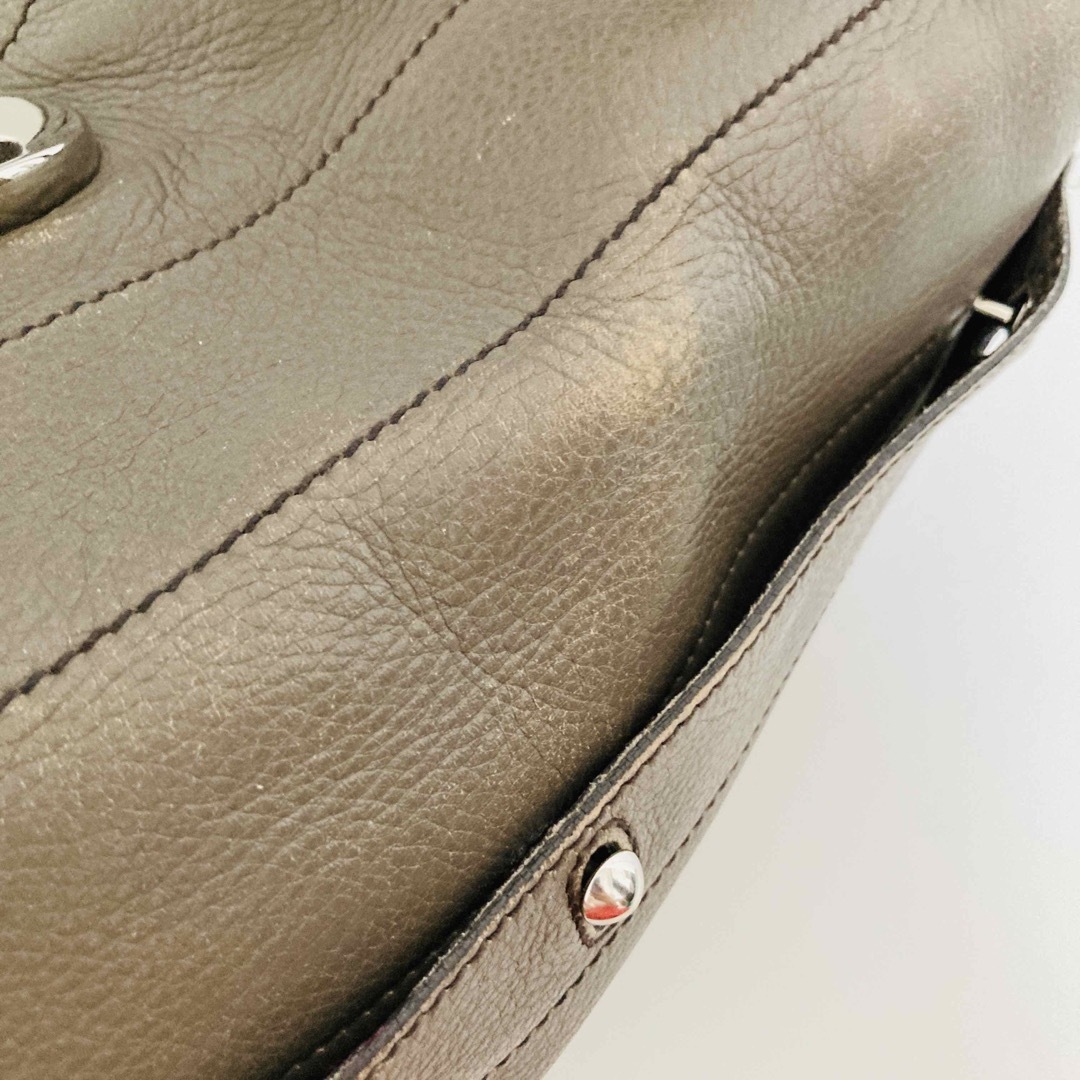 Yves Saint Laurent(イヴサンローラン)の☆ビンテージ ☆イブサンローラン  MUSE TWO ミューズトゥー グレージュ レディースのバッグ(ハンドバッグ)の商品写真