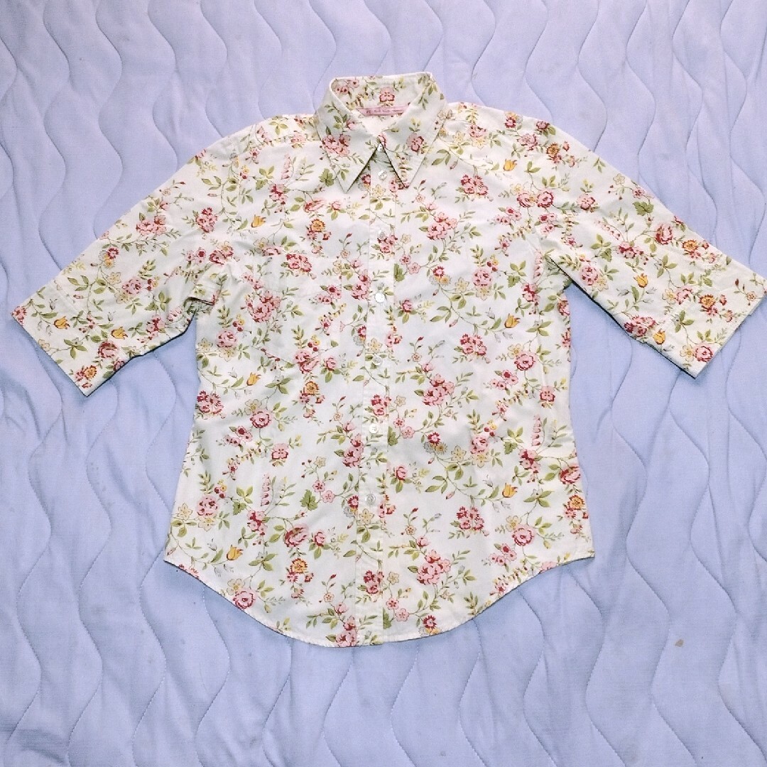 Paul Smith(ポールスミス)のポールスミス レディース ボタンシャツ Paul Smith 花柄 ブラウス レディースのトップス(シャツ/ブラウス(半袖/袖なし))の商品写真