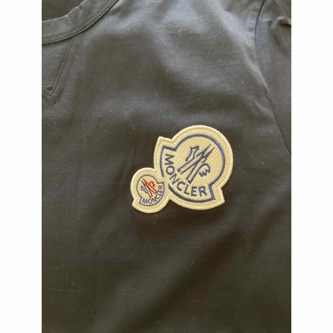 MONCLER(モンクレール)の「新品」モンクレール　ブラックＴシャツ メンズのトップス(Tシャツ/カットソー(半袖/袖なし))の商品写真