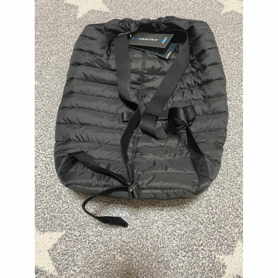 【新品】Supreme Puffer Backpack　ダウン素材のバッグ