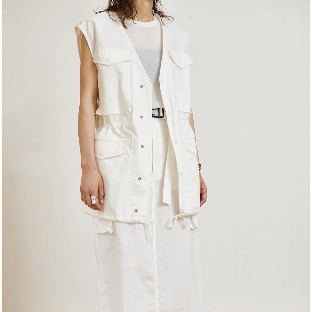 PHEENY(フィーニー)のCotton nylon dump field jacket vest黒 レディースのトップス(ベスト/ジレ)の商品写真