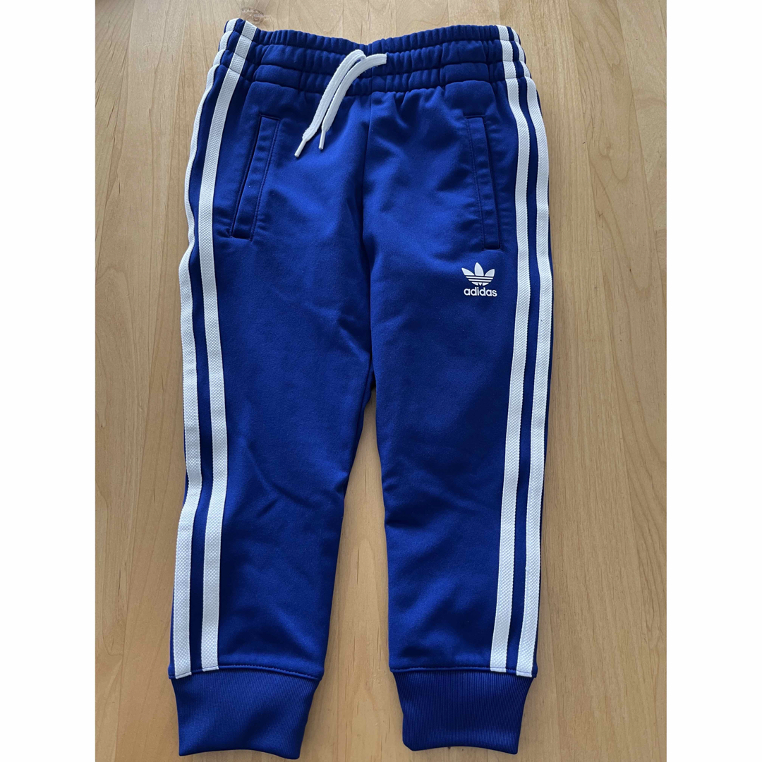 adidas(アディダス)のアディダス　ジャージ　パンツ　サイズ100 キッズ/ベビー/マタニティのキッズ服男の子用(90cm~)(パンツ/スパッツ)の商品写真