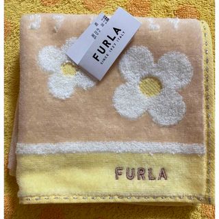 フルラ(Furla)のFURLA  フルラ　タオルハンカチyお花(ハンカチ)