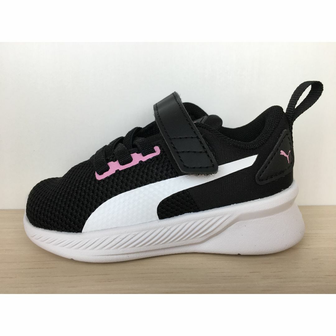 PUMA(プーマ)のプーマ フライヤーランナー V インファント 16,0cm 新品 (1706) キッズ/ベビー/マタニティのキッズ靴/シューズ(15cm~)(スニーカー)の商品写真