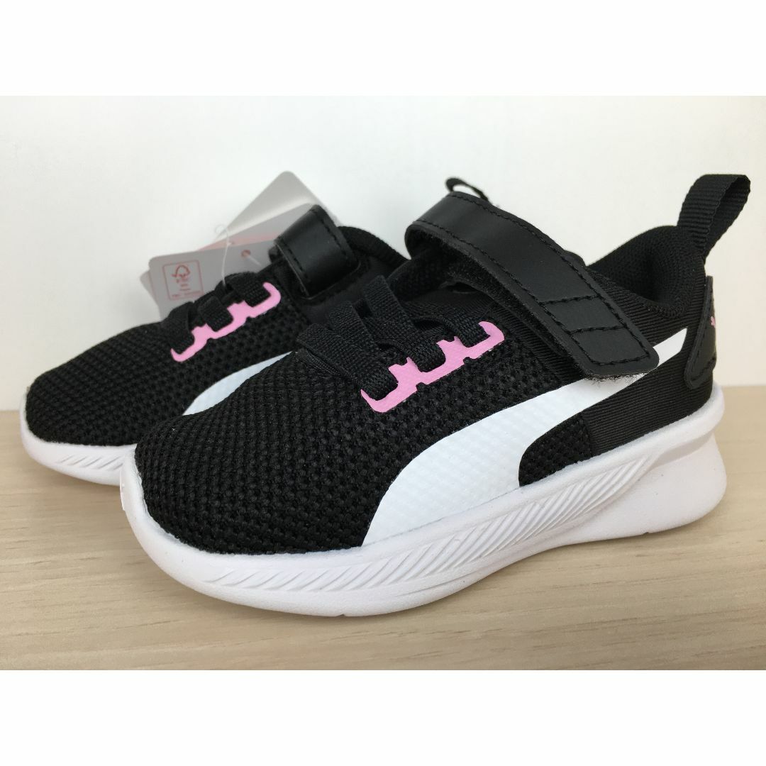 PUMA(プーマ)のプーマ フライヤーランナー V インファント 16,0cm 新品 (1706) キッズ/ベビー/マタニティのキッズ靴/シューズ(15cm~)(スニーカー)の商品写真