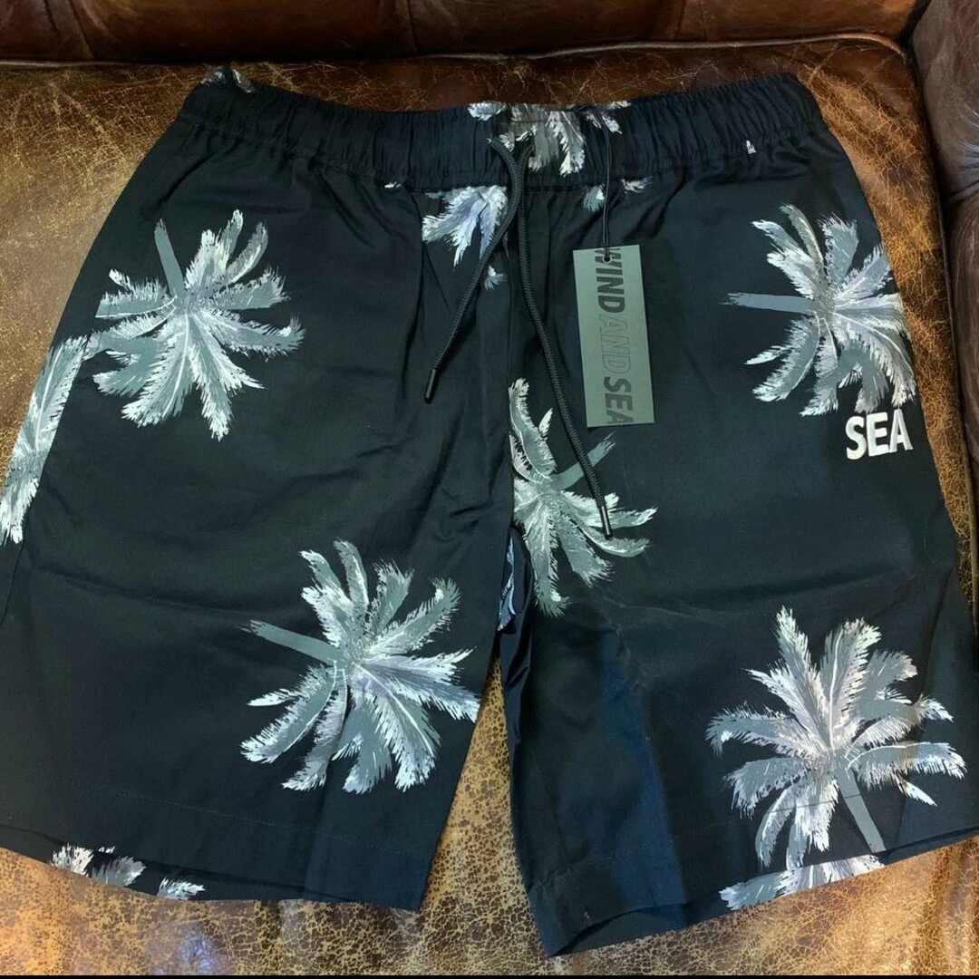 wind and sea PALM TREE SHORTS / BLACK