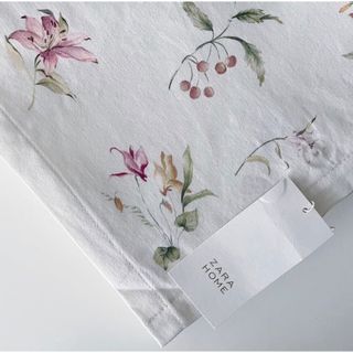 ザラホーム(ZARA HOME)の新品 ZARA HOME ザラホーム フラワー プリント テーブルクロス(テーブル用品)