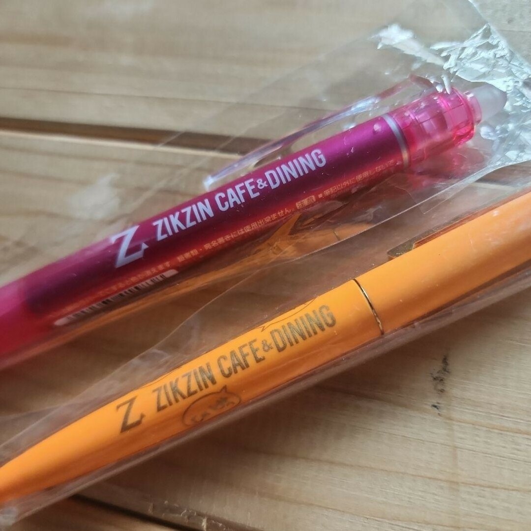 ZIKZIN CAFE公式　フリクションボールペン　&　ボールペン エンタメ/ホビーのタレントグッズ(アイドルグッズ)の商品写真