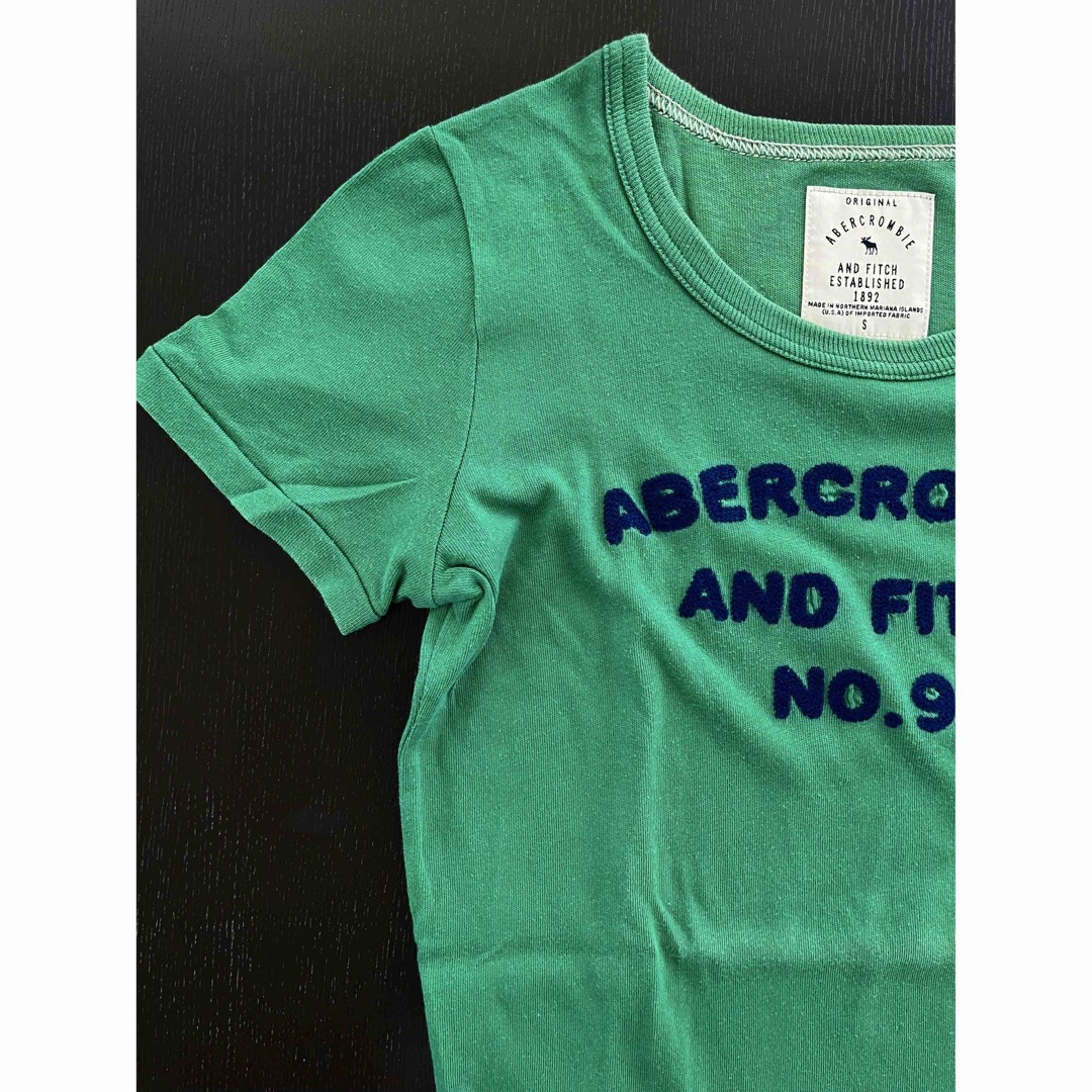 Abercrombie&Fitch(アバクロンビーアンドフィッチ)のAbercrombie&Fitch アバクロ レディースTシャツ 半袖Sサイズ レディースのトップス(Tシャツ(半袖/袖なし))の商品写真