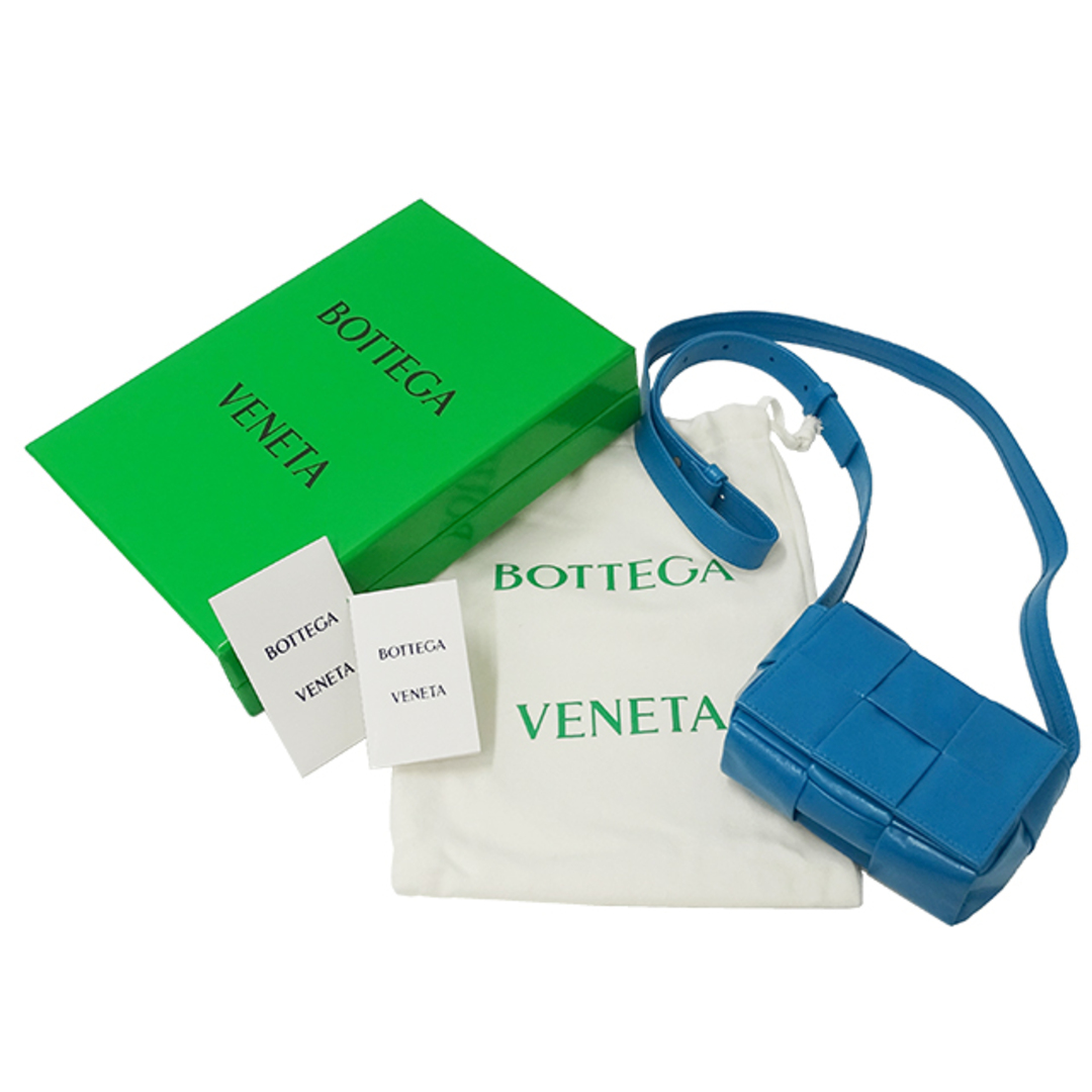 Bottega Veneta(ボッテガヴェネタ)のボッテガヴェネタ BOTTEGAVENETA バッグ レディース ブランド マキシイントレチャート ショルダーバッグ  ラムスキン キャンディカセット プール ブルー おしゃれ 小さめ コンパクト カジュアル 可愛い おでかけ 【中古】 レディースのバッグ(ショルダーバッグ)の商品写真