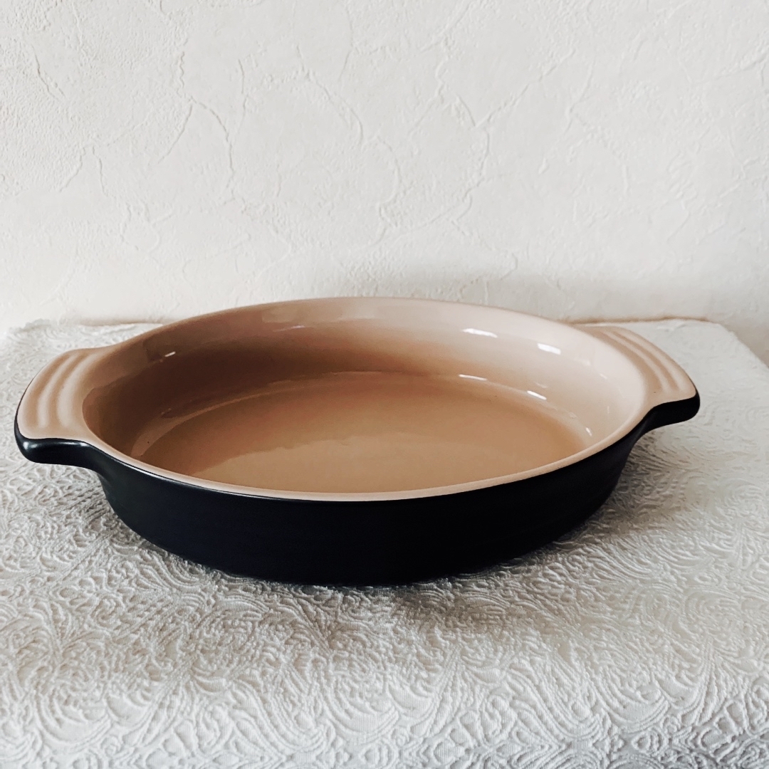 LE CREUSET(ルクルーゼ)のイヴモータン様　ルクルーゼ  グラタン皿　新品 インテリア/住まい/日用品のキッチン/食器(調理道具/製菓道具)の商品写真