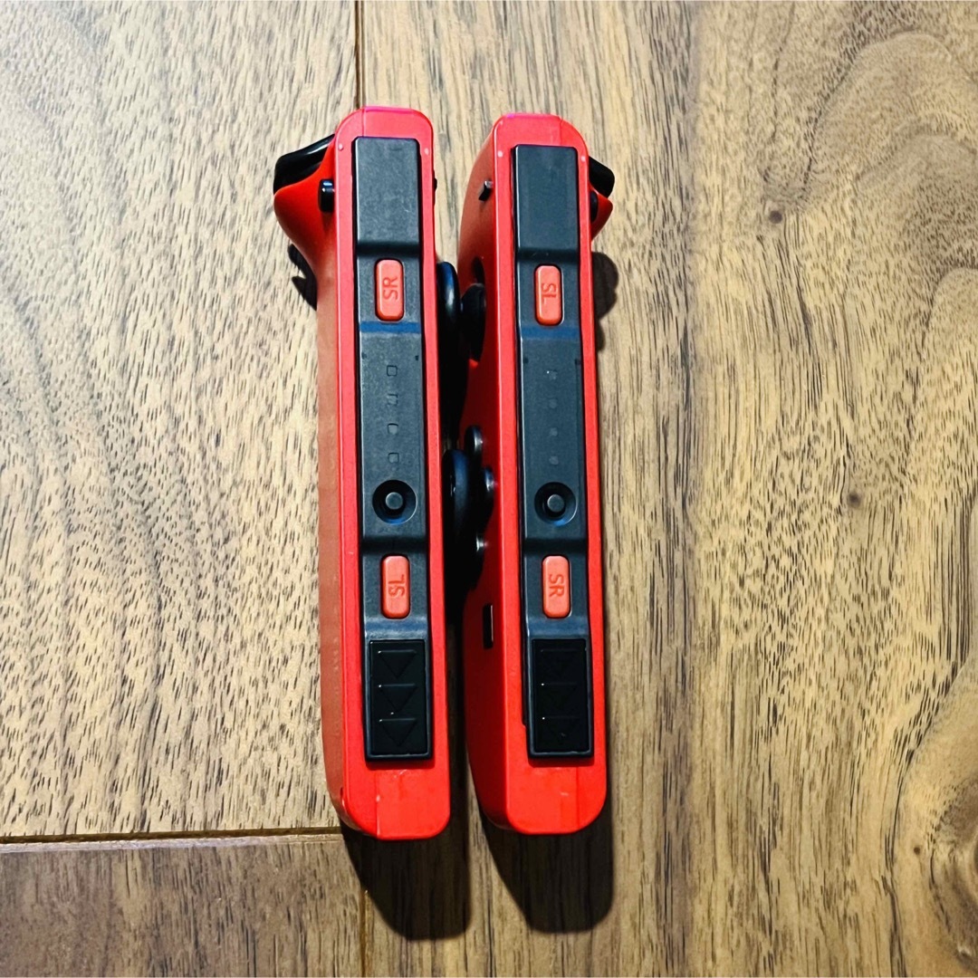 Nintendo Switch(ニンテンドースイッチ)のNintendo JOY-CON (L)/(R) レッド/レッド エンタメ/ホビーのゲームソフト/ゲーム機本体(その他)の商品写真