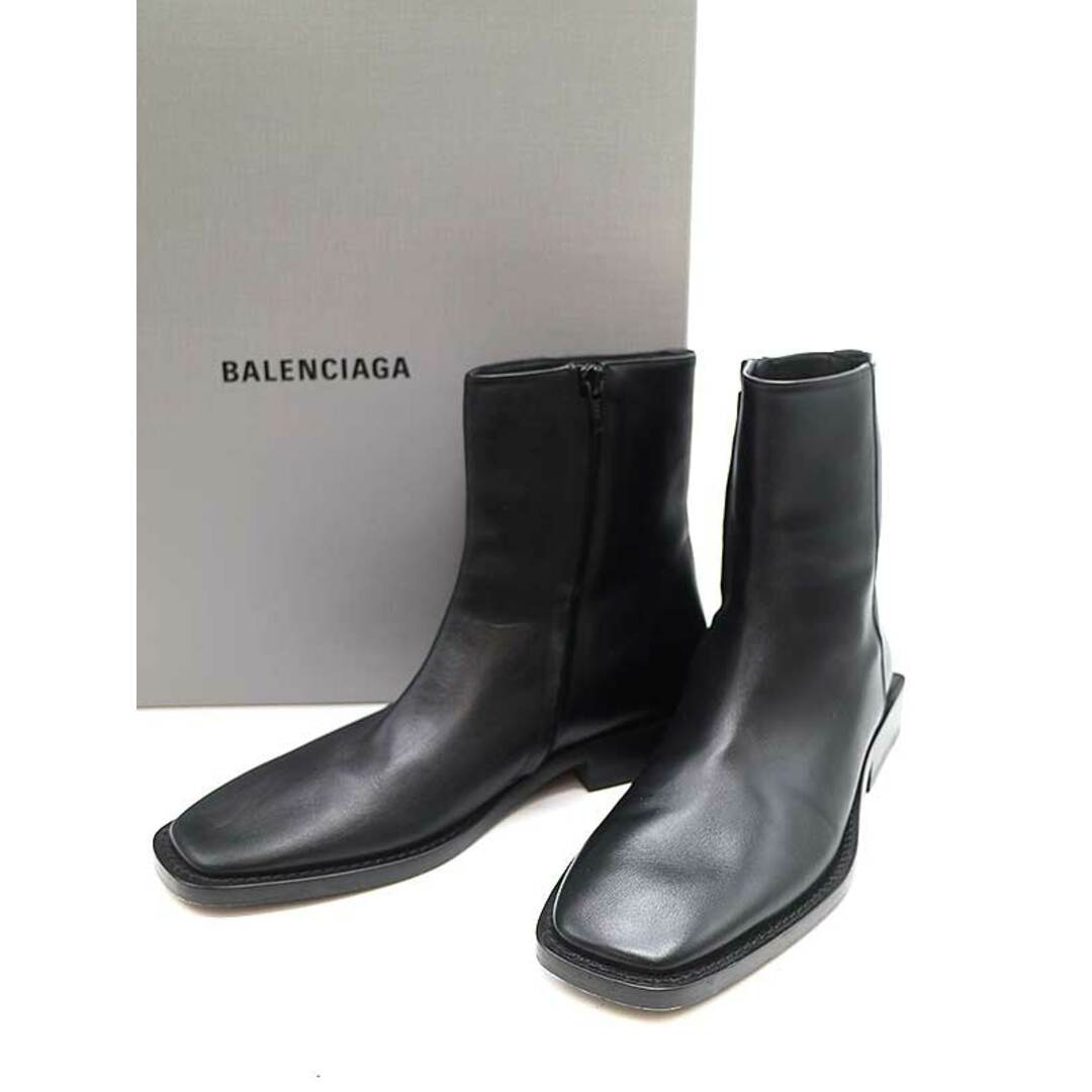 Balenciaga(バレンシアガ)のバレンシアガ BB LOGO サイドジップスクエアトゥブーツ レディースの靴/シューズ(ブーツ)の商品写真