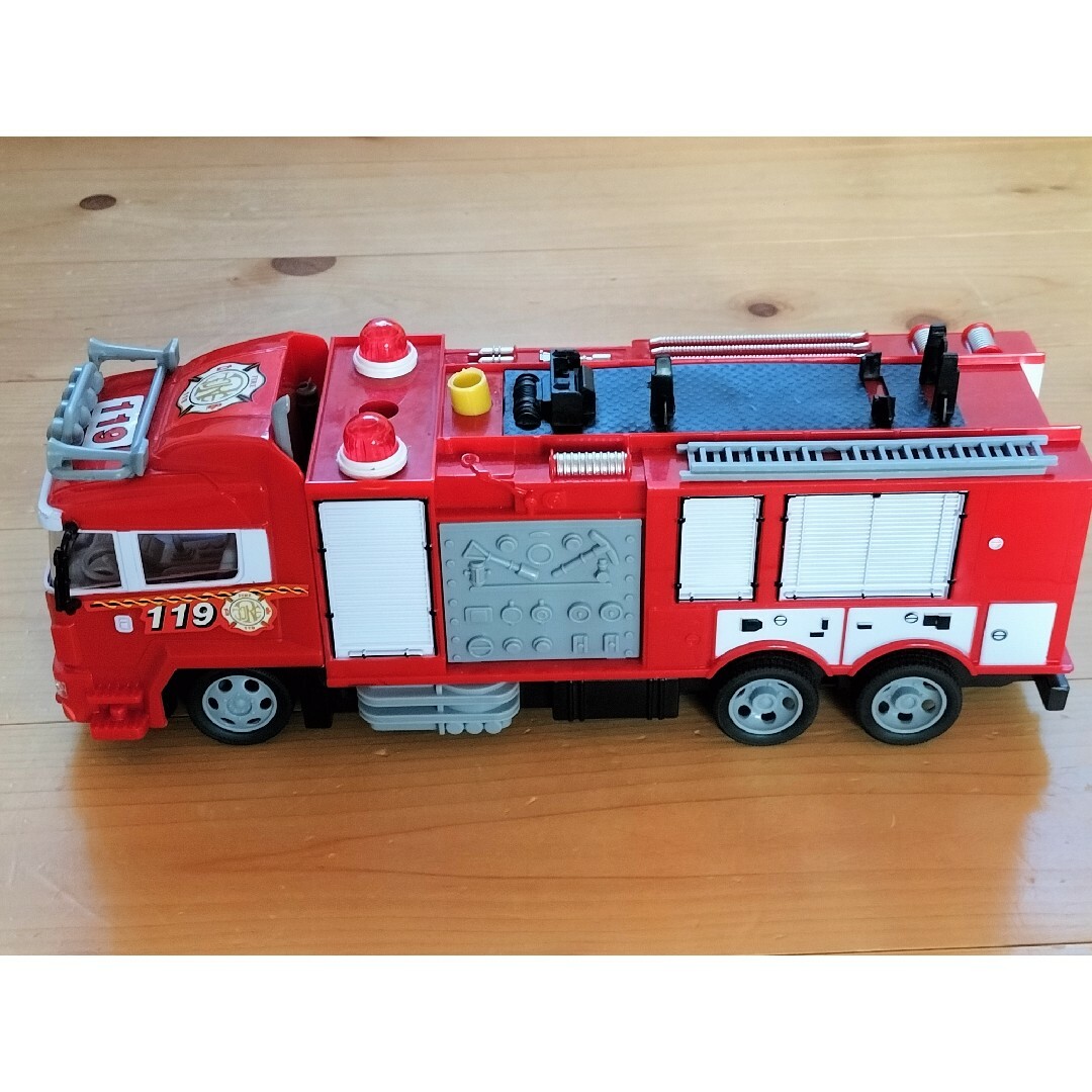 消防車 ラジコン はしご車 レスキュー 火災 子供 おもちゃ 車 玩具 消防 放