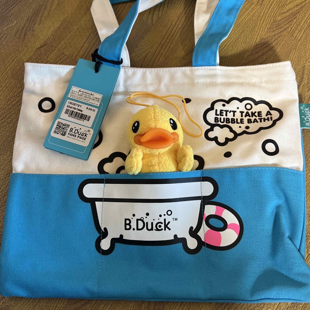 B duck トートバッグ　新品　マスコット付き キッズ/ベビー/マタニティのこども用バッグ(トートバッグ)の商品写真