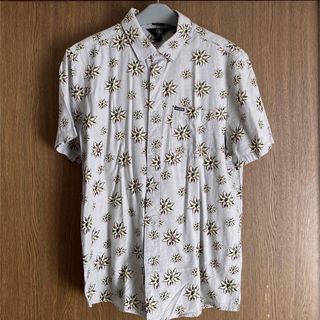 VOLCOM メンズシャツ　半袖シャツ　柄シャツ　アロハシャツ(シャツ)