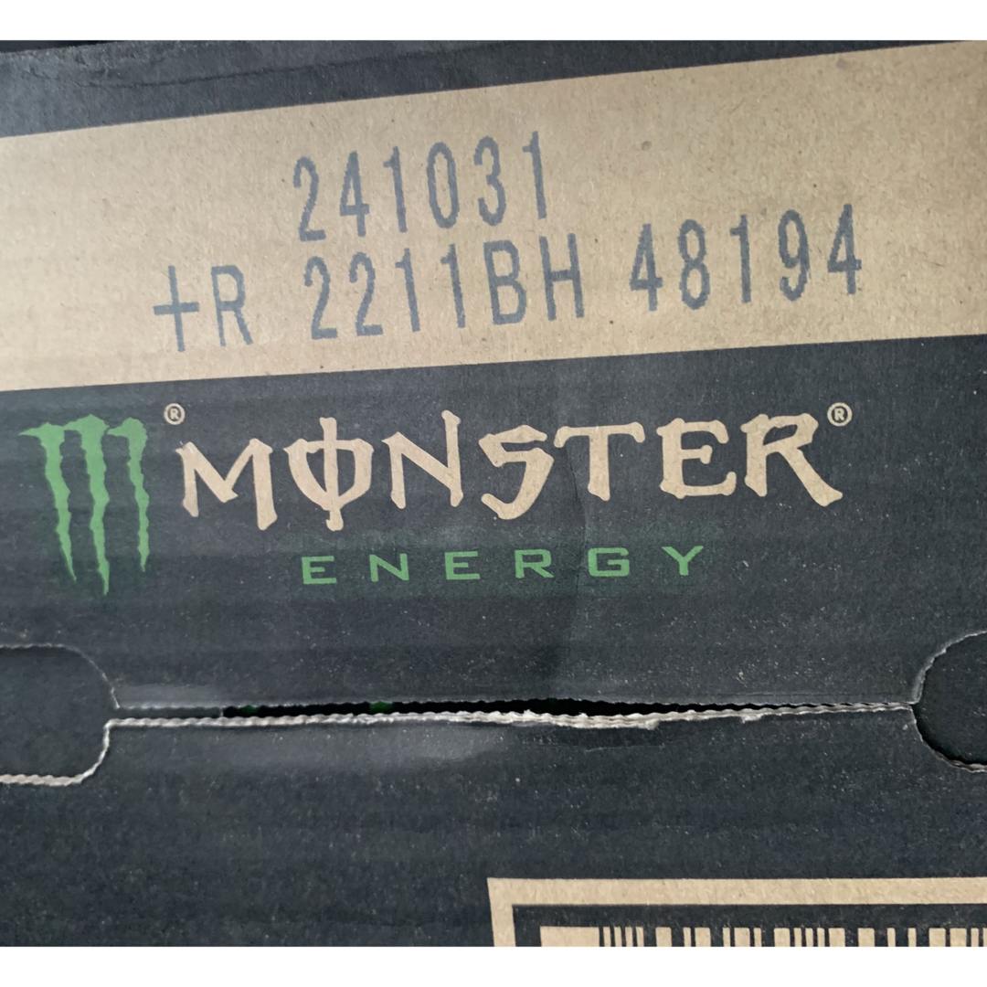 Monster Energy(モンスターエナジー)のモンスターエナジー 355ml 24本入り1ケース 食品/飲料/酒の飲料(ソフトドリンク)の商品写真