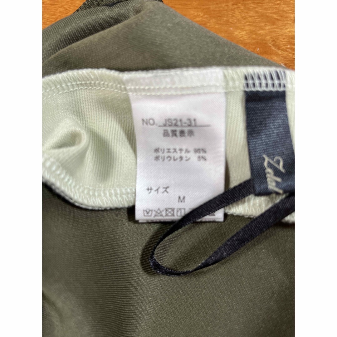 裾サイドボタン　パンツ レディースのパンツ(カジュアルパンツ)の商品写真