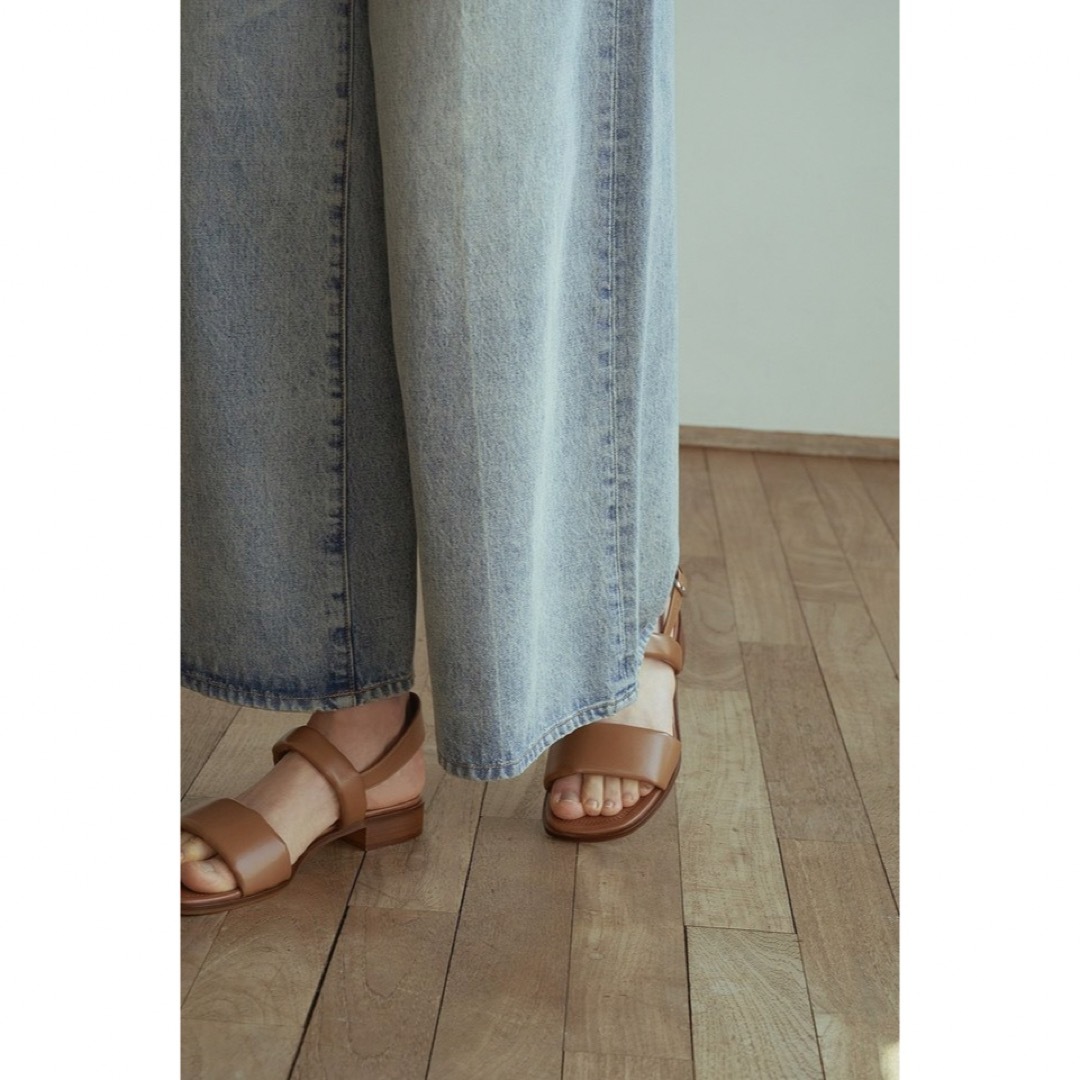 clane PLUMP BELT SANDAL