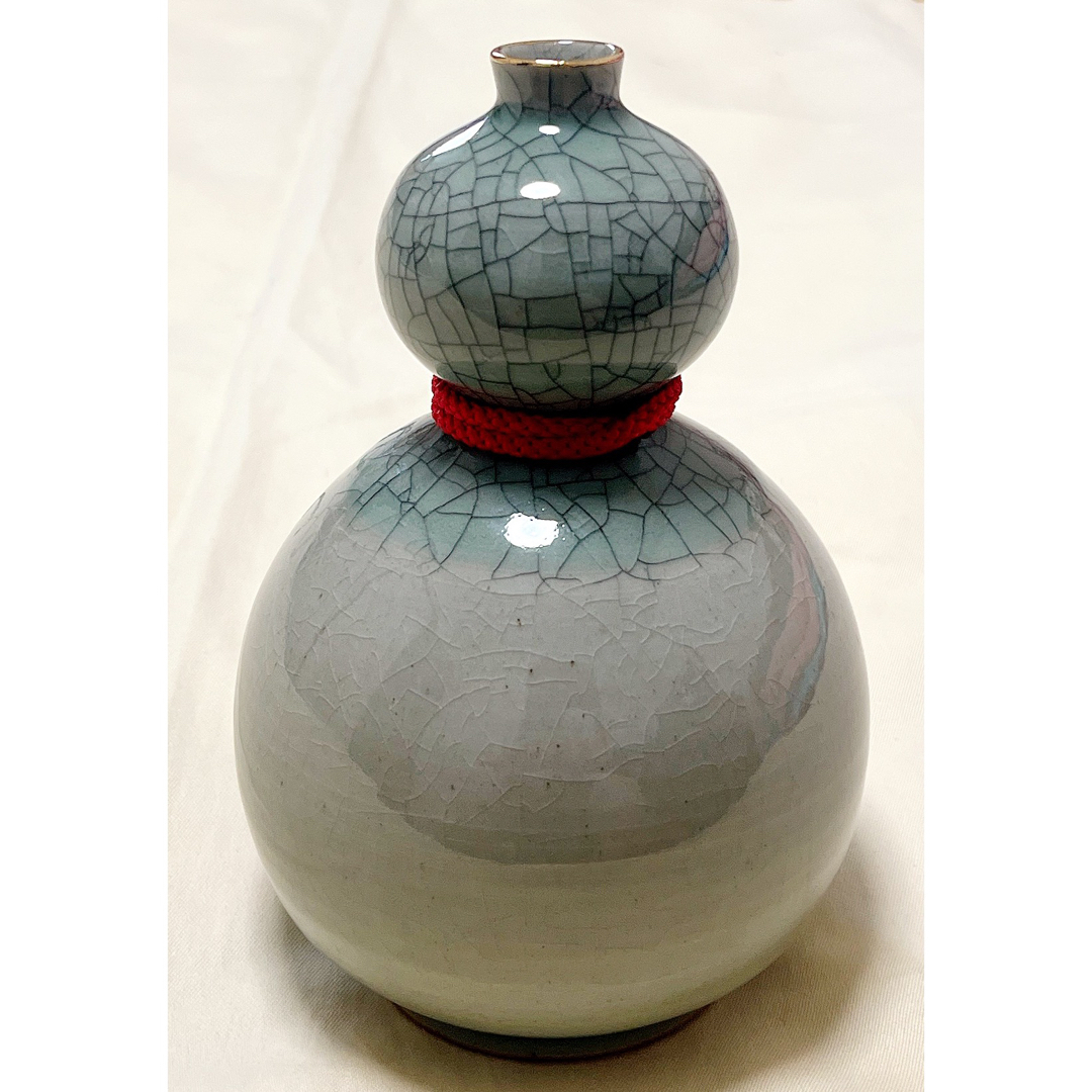大堀相馬焼 大陶窯 走り駒図 貫入柄 瓢箪型 青磁花瓶 一輪挿し 花入 縁起物 大堀相馬焼 大陶窯 走り駒図 貫入柄 瓢箪型 青磁花瓶 一輪挿し 花入 縁起物