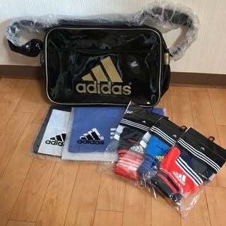 アディダス(adidas)のアディダス　エナメルバック(その他)