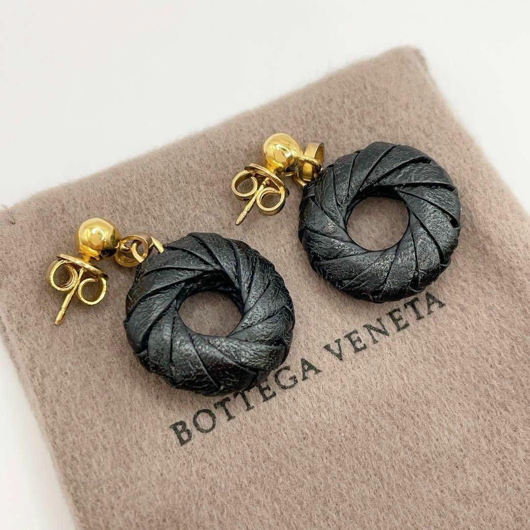 【新品未使用】BOTTEGA VENETA ピアス　ナッパレザー　黒　本革アクセサリー