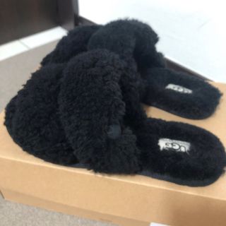 アグ(UGG)の新品未使用 完売品 UGG W MAXI CURLY SCUFFETTAマキシ(サンダル)