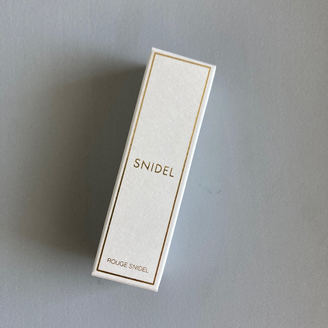 SNIDEL(スナイデル)の新品未開封　SNIDELルージュスナイデル　03 コスメ/美容のベースメイク/化粧品(口紅)の商品写真
