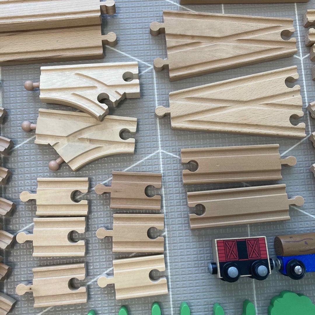 IKEA(イケア)の木製レールセット キッズ/ベビー/マタニティのおもちゃ(電車のおもちゃ/車)の商品写真