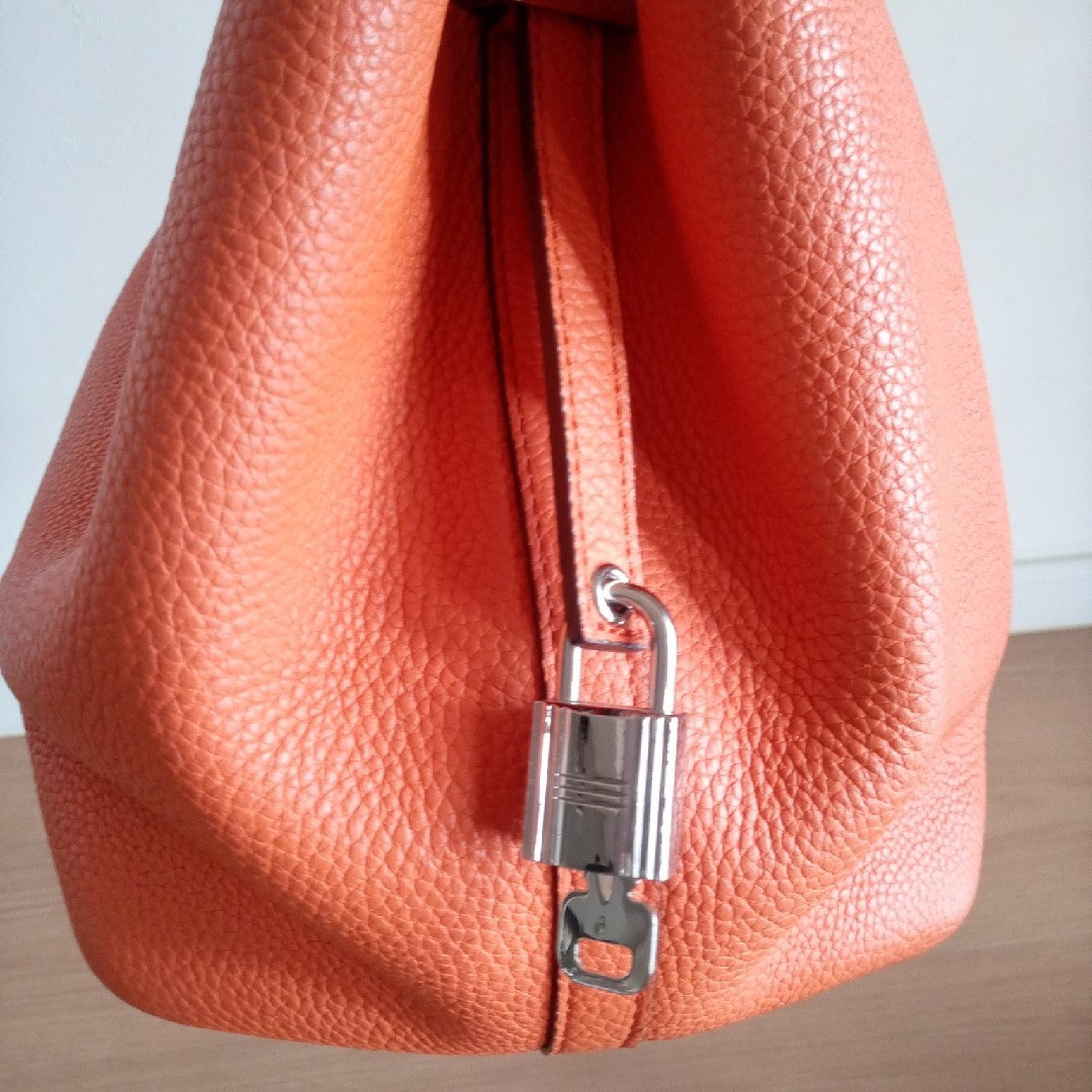（専用です）ピコタン風バッグ　本皮キューブバッグ レディースのバッグ(ハンドバッグ)の商品写真