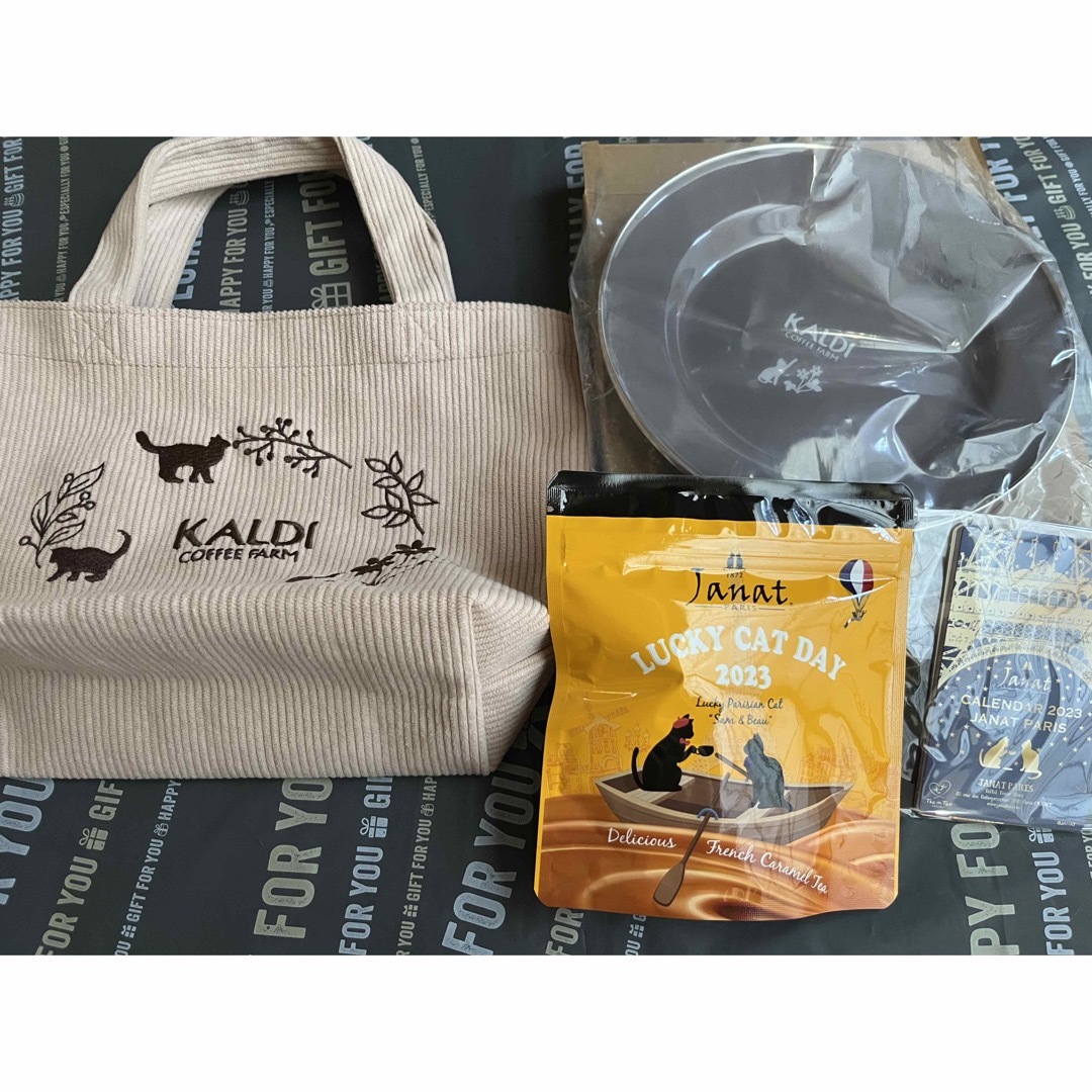 KALDI - カルディ猫の日バッグ2023 バッグ お皿＆紅茶＆カレンダーの