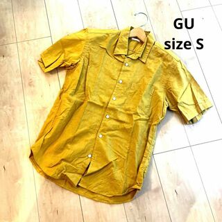 GU 麻シャツ　マスタード色　サイズS(Tシャツ/カットソー(半袖/袖なし))