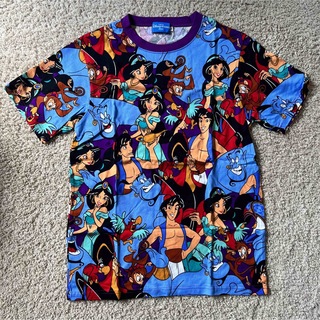 ディズニー(Disney)のディズニー　アラジン　総柄　Tシャツ(Tシャツ(半袖/袖なし))