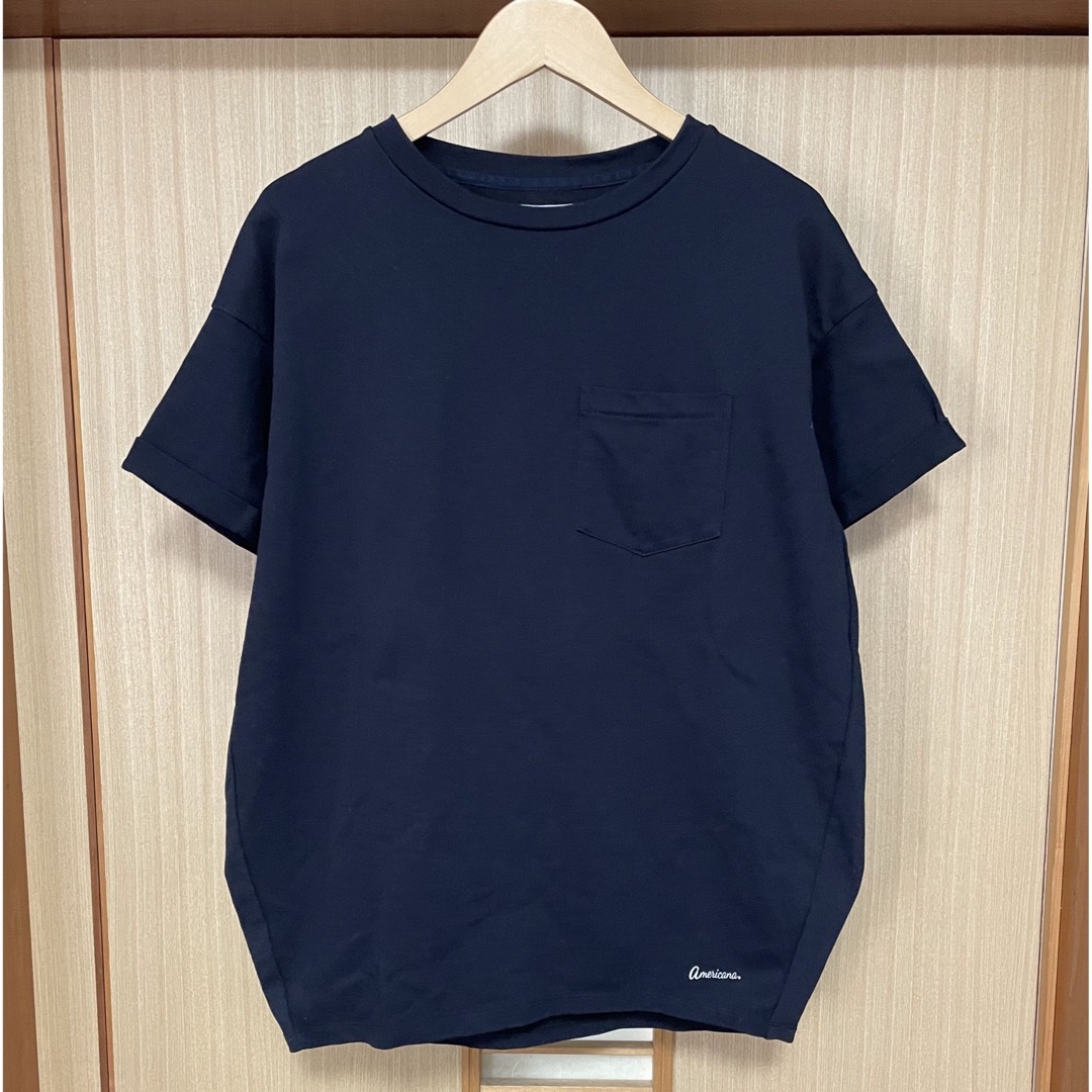 AMERICANA(アメリカーナ)の美品　アメリカーナ　Tシャツ　ネイビー　バックプリント レディースのトップス(Tシャツ(半袖/袖なし))の商品写真