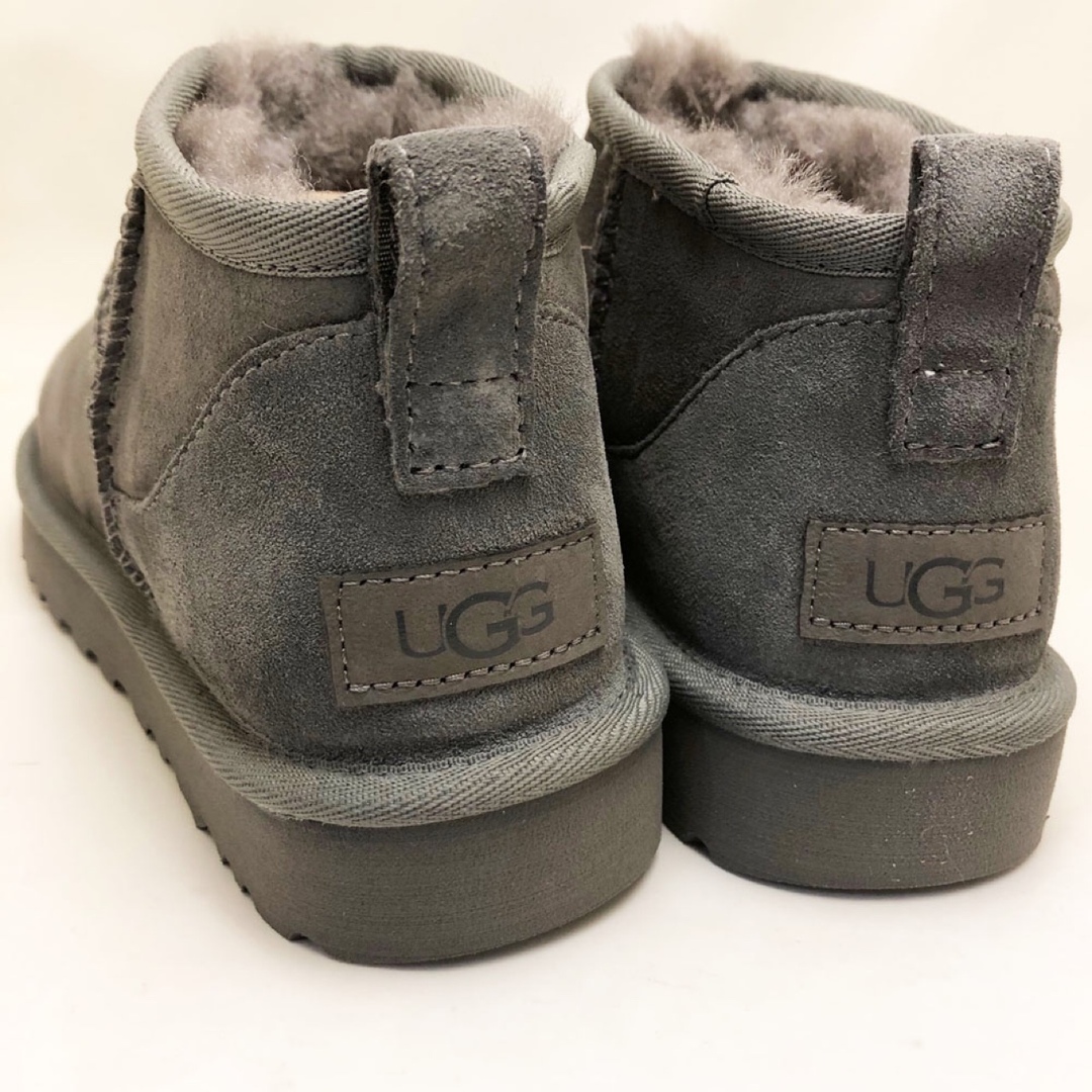 UGG(アグ)の新品 UGG レディースブーツ クラシック ウルトラミニ グレー 22.0cm レディースの靴/シューズ(ブーツ)の商品写真