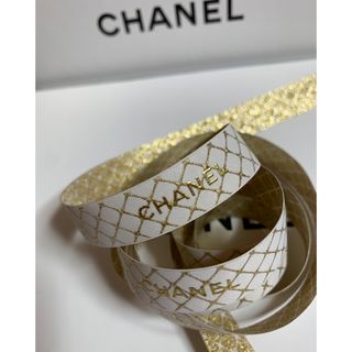 シャネル(CHANEL)のCHANEL ラッピング リボン ホワイト×ゴールド 1m(ラッピング/包装)