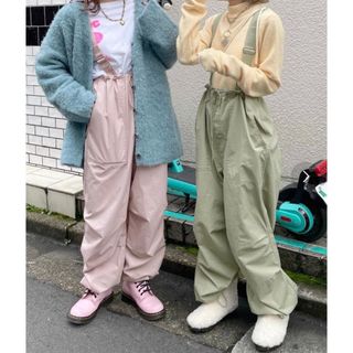 ダブルクローゼット(w closet)のサスペンダー付きパラシュートパンツ(サロペット/オーバーオール)