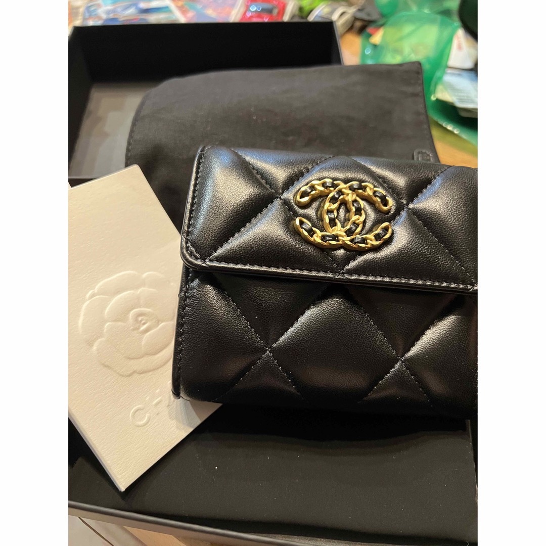 CHANEL - 新品未使用　CHANEL19 二つ折り　財布