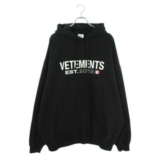 ヴェトモン(VETEMENTS)のヴェトモン  23AW  UE54HD100B ロゴプリントプルオーバーパーカー メンズ XS(パーカー)