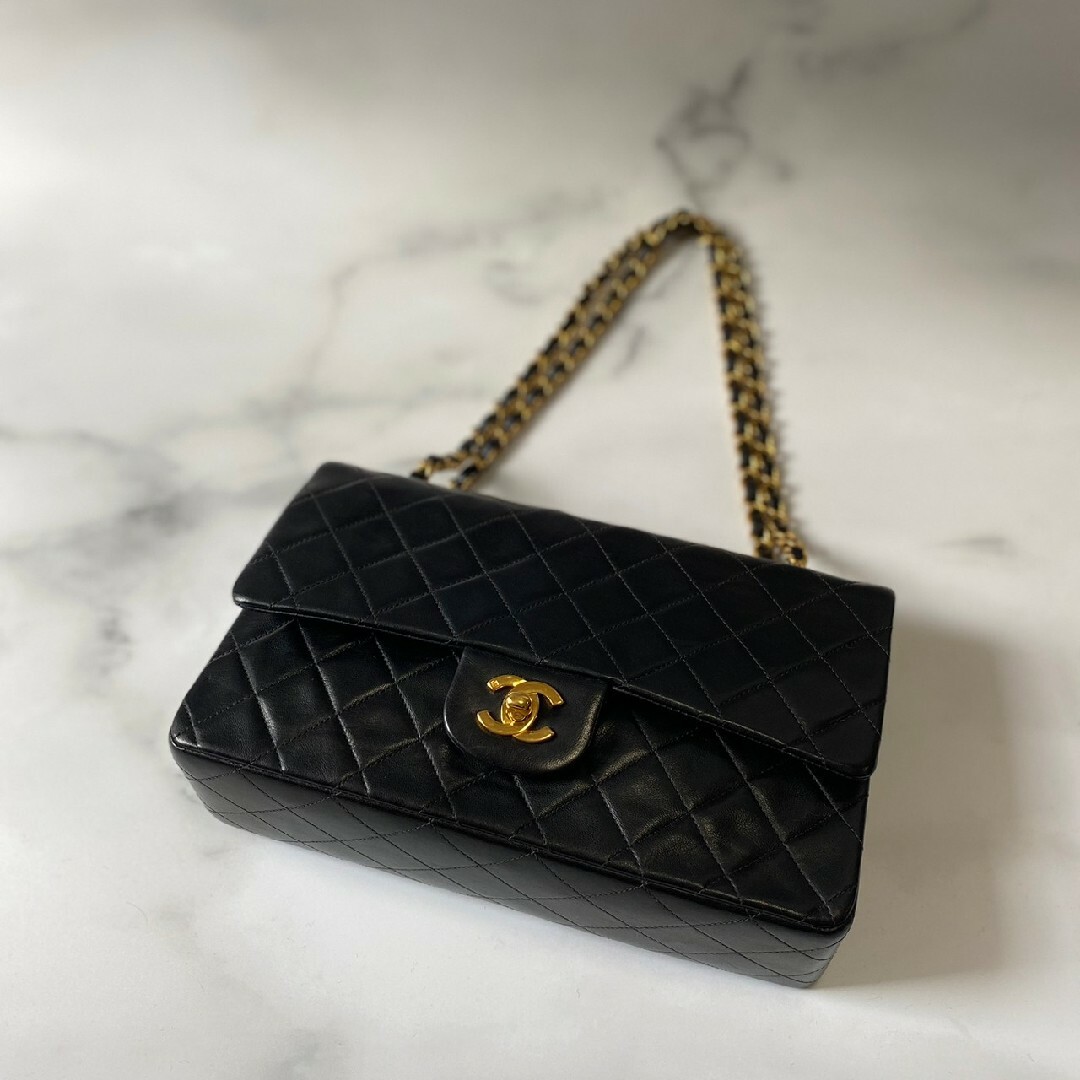 CHANEL(シャネル)のCHANEL シャネル　ラムスキン　マトラッセ25 Wチェーンショルダーバッグ レディースのバッグ(ショルダーバッグ)の商品写真