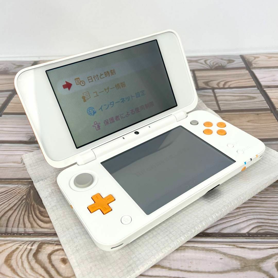 極美品】Newニンテンドー2DS LL ホワイト×オレンジ K117-