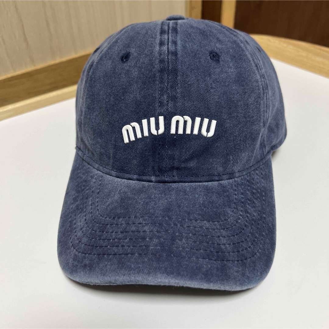 miumiu(ミュウミュウ)のmiumiu ミュウミュウ デニム キャップ ネイビー ベースボール ジーンズ レディースの帽子(キャップ)の商品写真